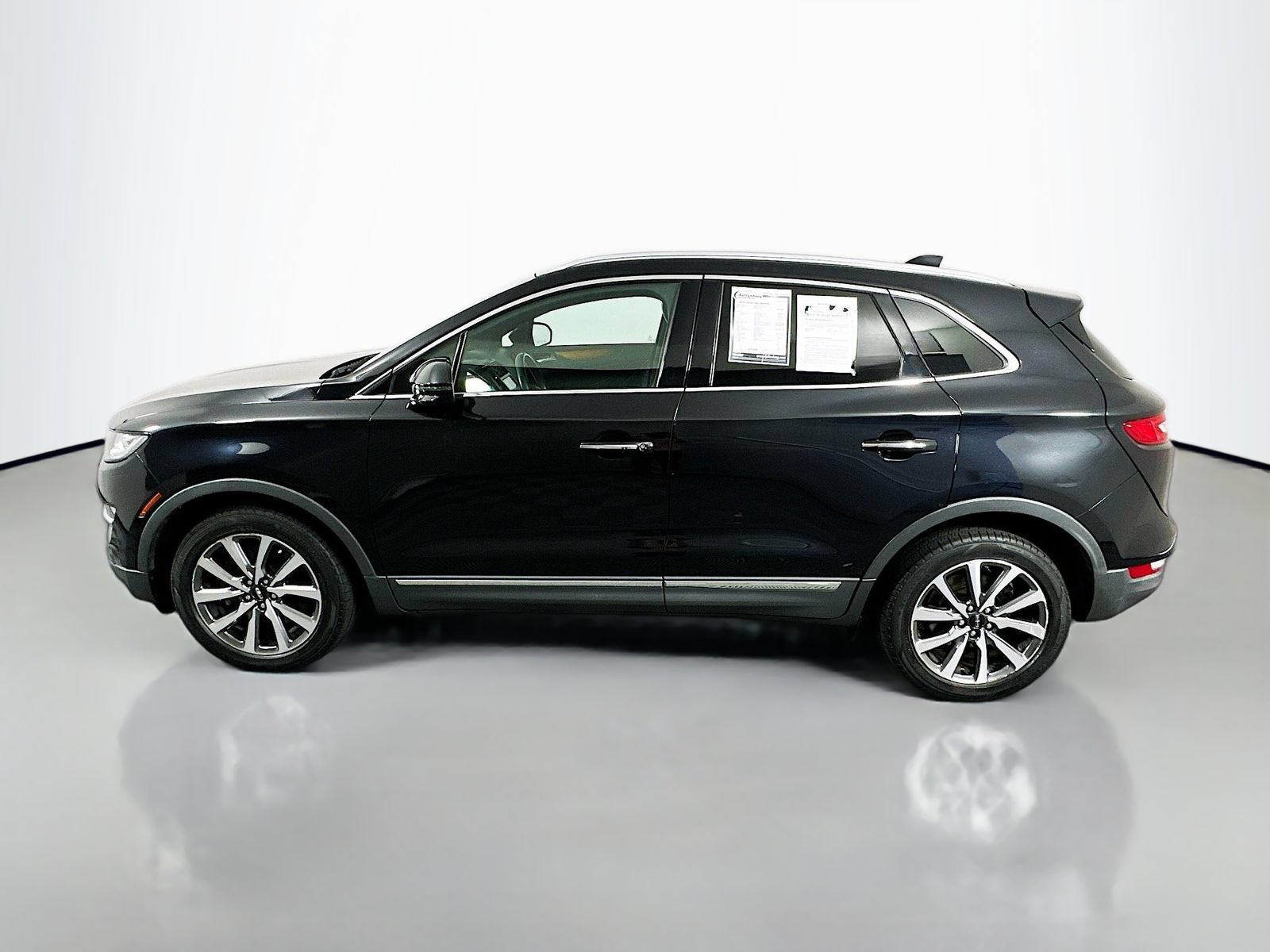 Used 2019 Lincoln MKC Reserve w/ MKC Climate Package AWD/4WD image 4