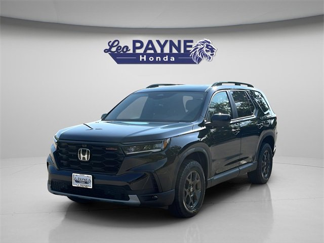 New 2025 Honda Pilot TrailSport image 2