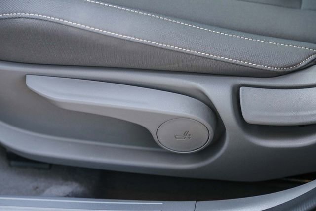 New 2025 Hyundai Elantra SEL FWD image 24