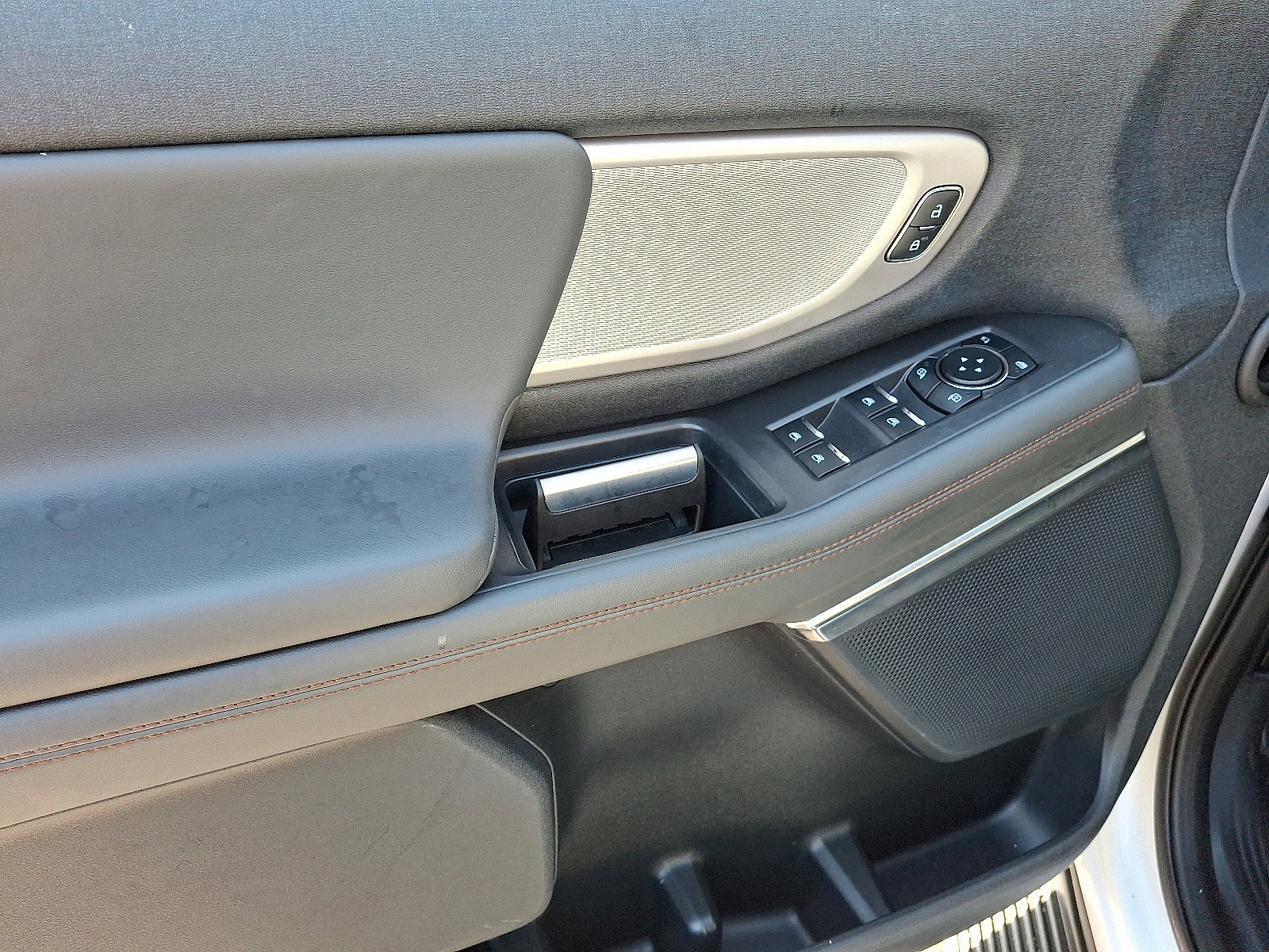 Certified 2025 Ford Expedition Active image 14