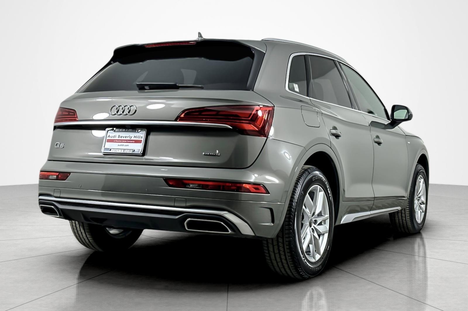 Used 2023 Audi Q5 2.0T Premium w/ Convenience Package image 5