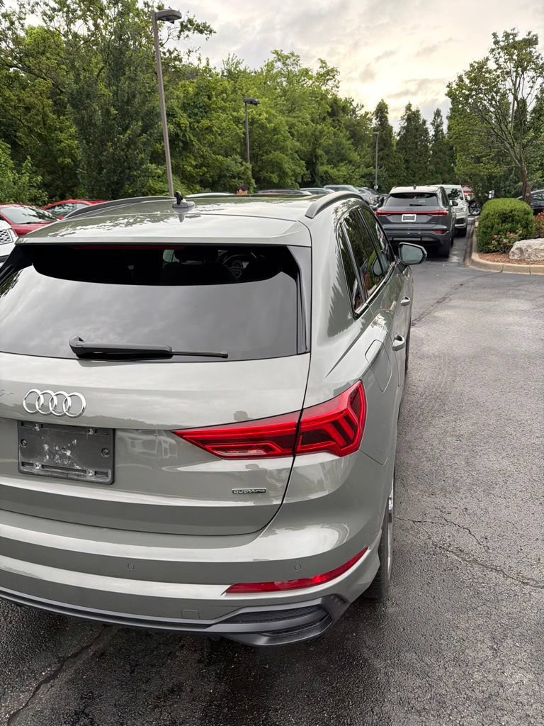 Used 2021 Audi Q3 2.0T Premium Plus w/ Premium Plus Package AWD/4WD image 11