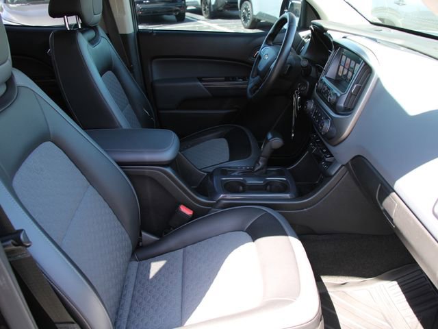 Used 2017 Chevrolet Colorado Z71 AWD/4WD image 32