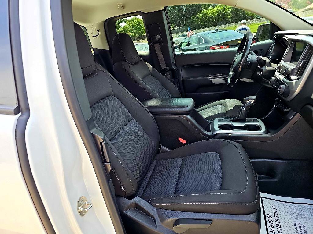 Used 2022 Chevrolet Colorado LT w/ Fleet Safety Package image 15