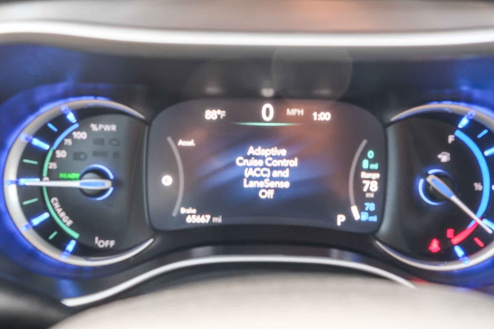 Used 2023 Chrysler Pacifica Touring-L FWD image 26