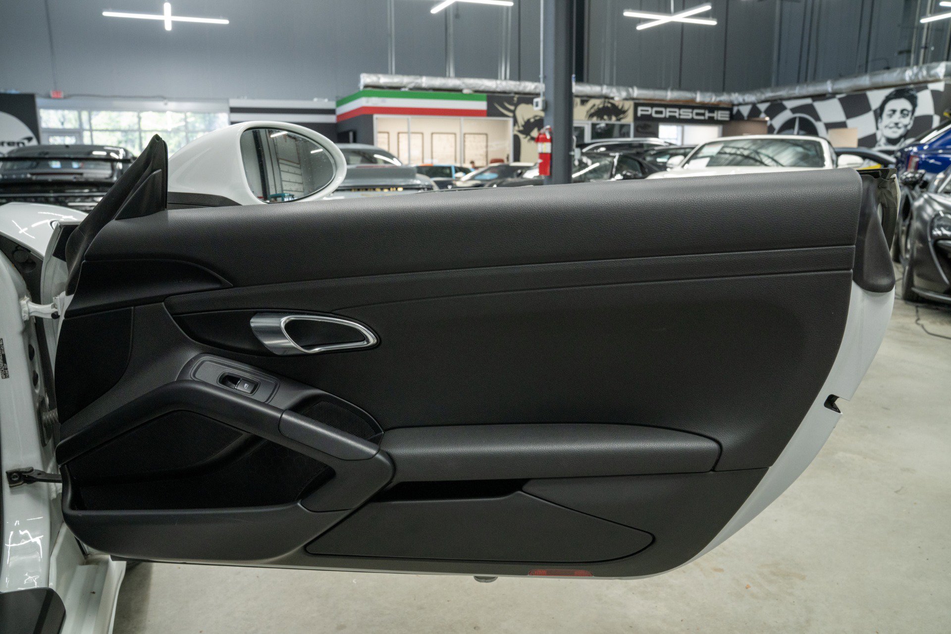 Used 2017 Porsche 718 Boxster image 34