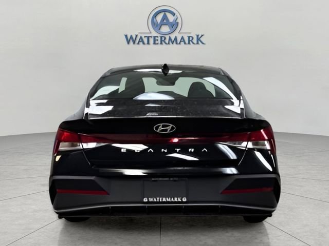 New 2026 Hyundai Elantra SE image 4