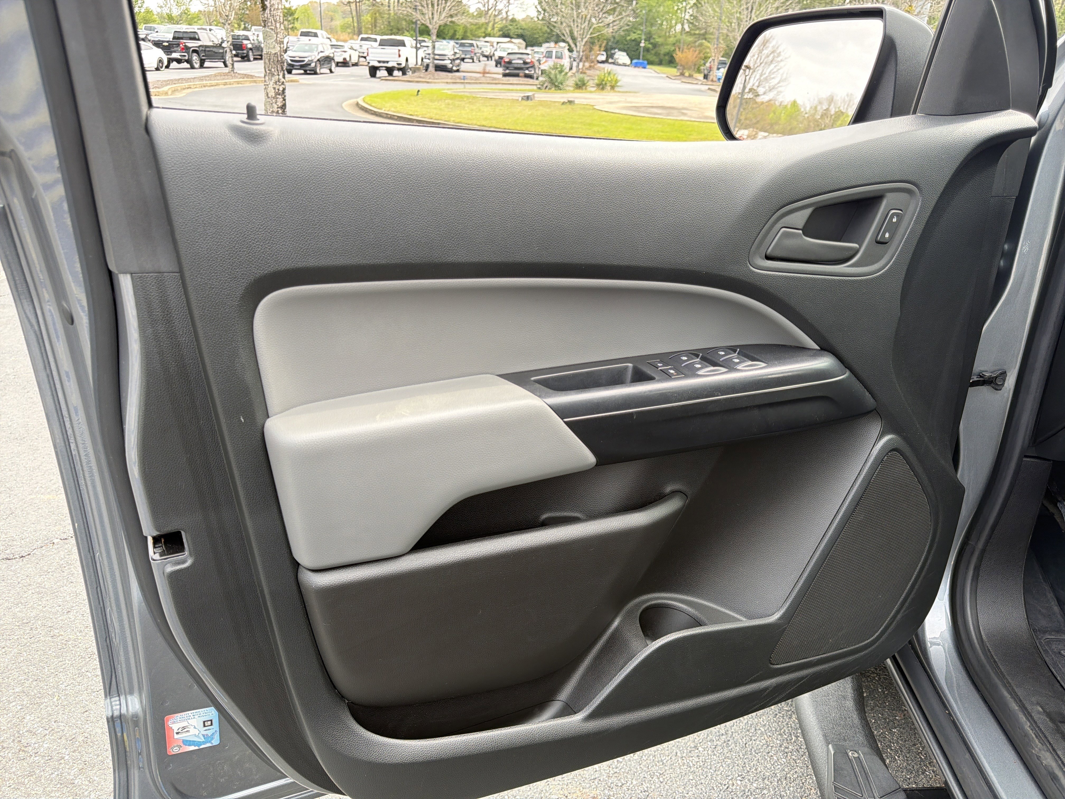 Used 2022 Chevrolet Colorado W/T w/ WT Convenience Package AWD/4WD image 10