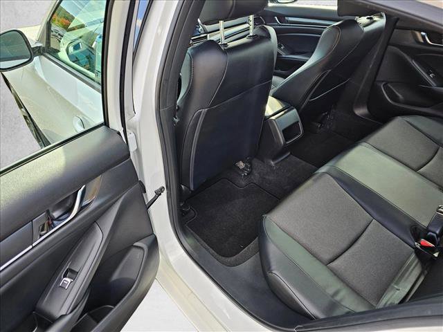 Used 2018 Honda Accord Sport image 10
