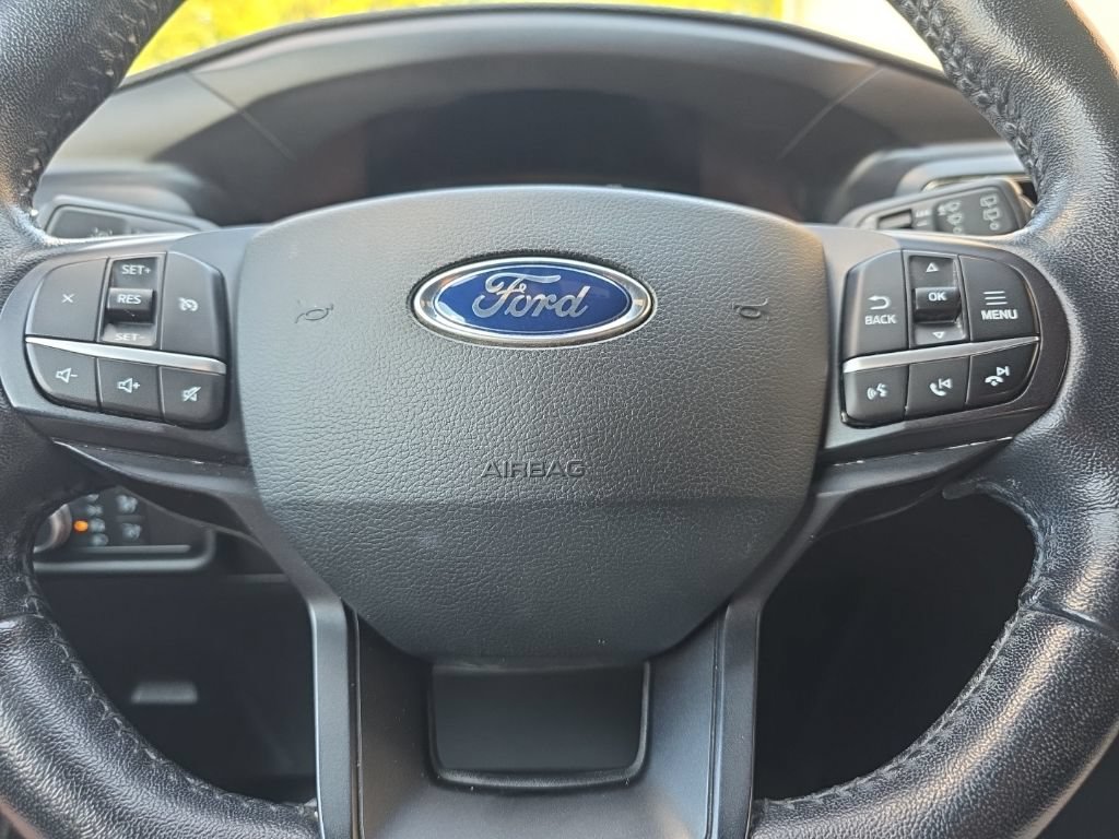 Used 2020 Ford Explorer XLT w/ Equipment Group 202A AWD/4WD image 16