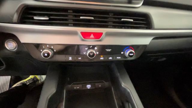 Used 2020 Kia Telluride LX FWD image 30