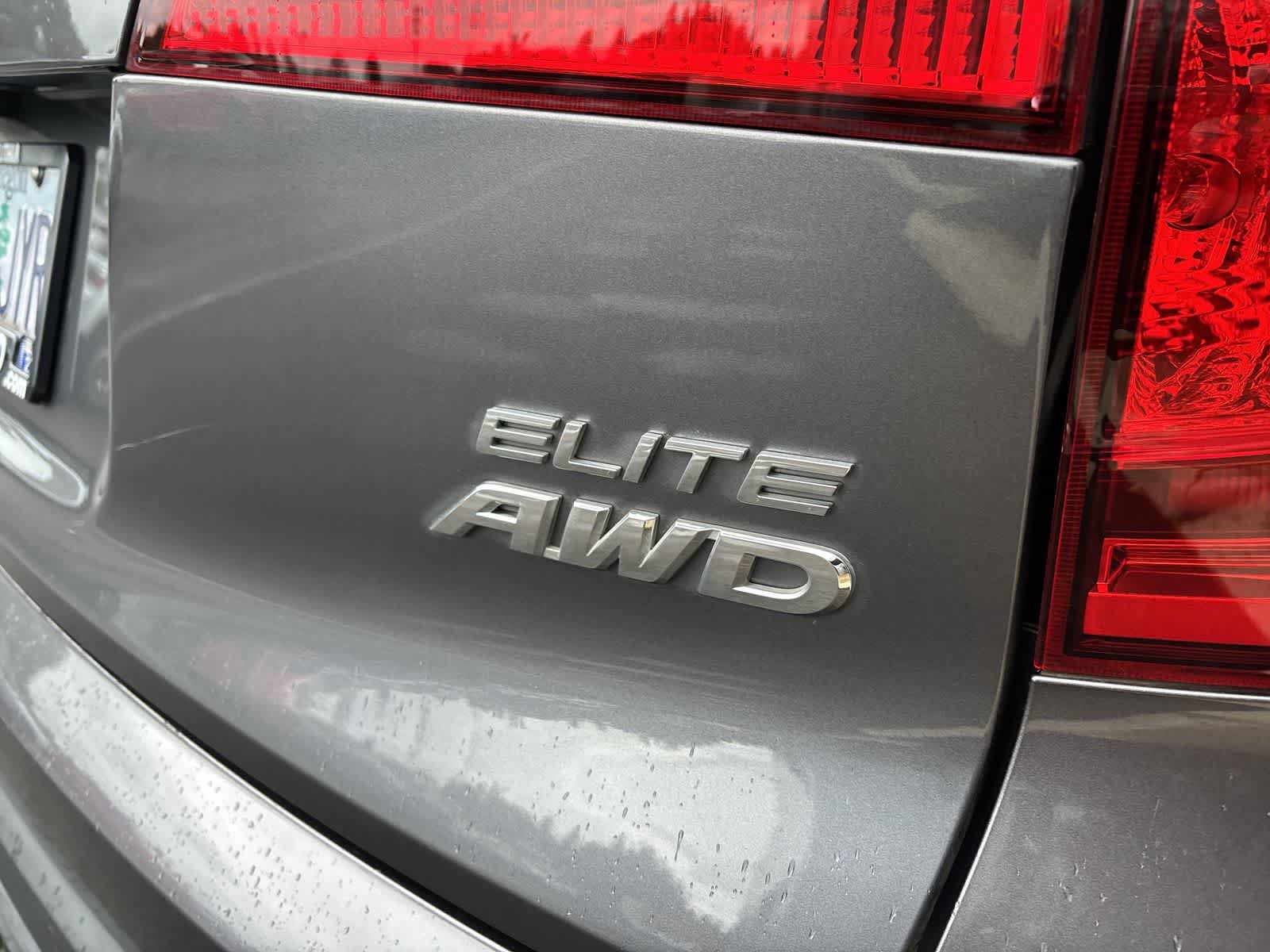 Used 2017 Honda Pilot Elite image 4