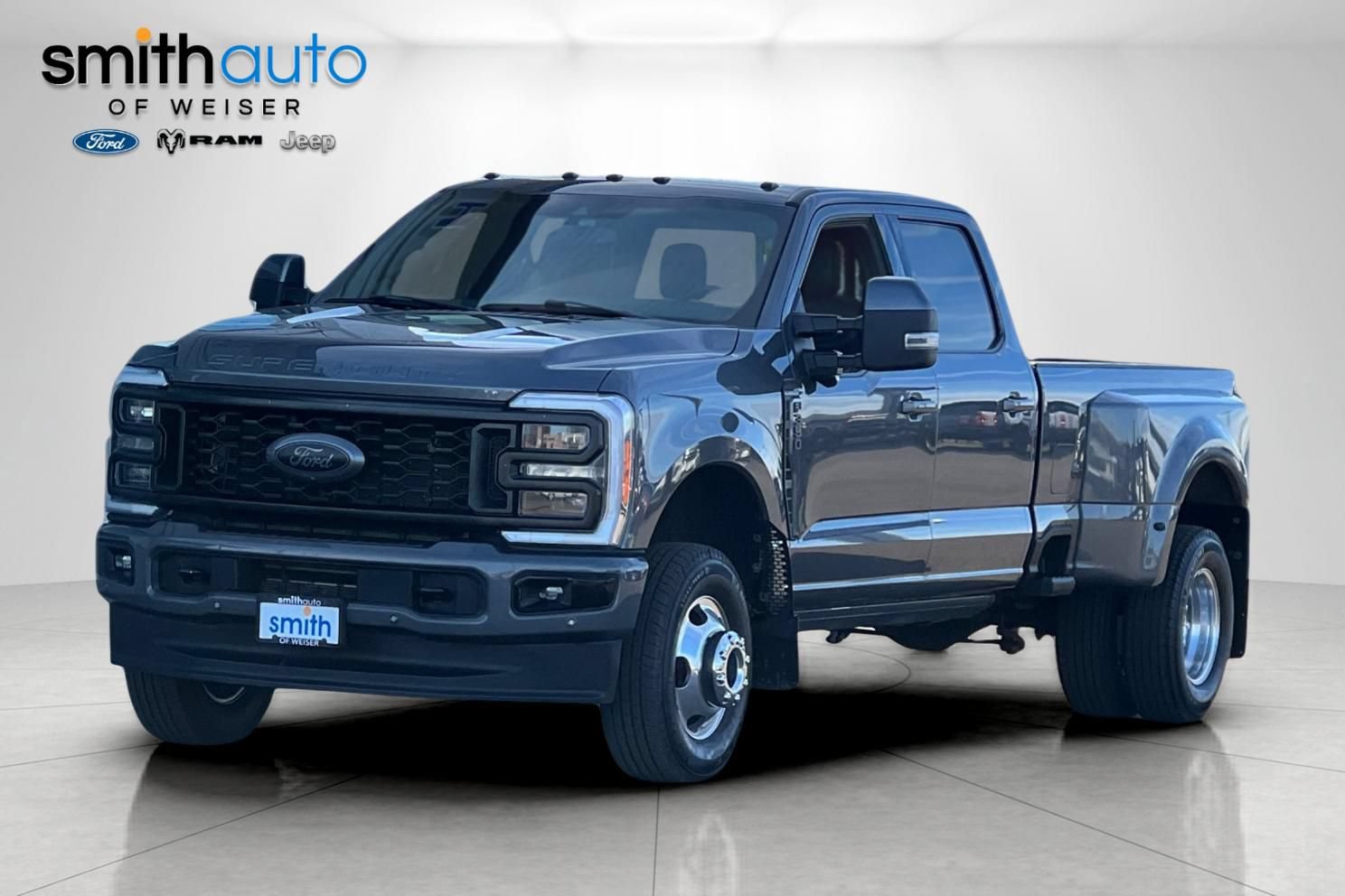 Used 2023 Ford F350 Platinum AWD/4WD image 9