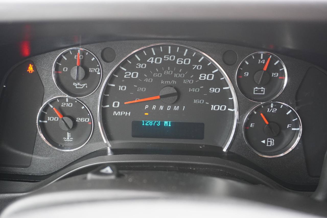 Used 2025 Chevrolet Express 2500 w/ Driver Convenience Package RWD image 10