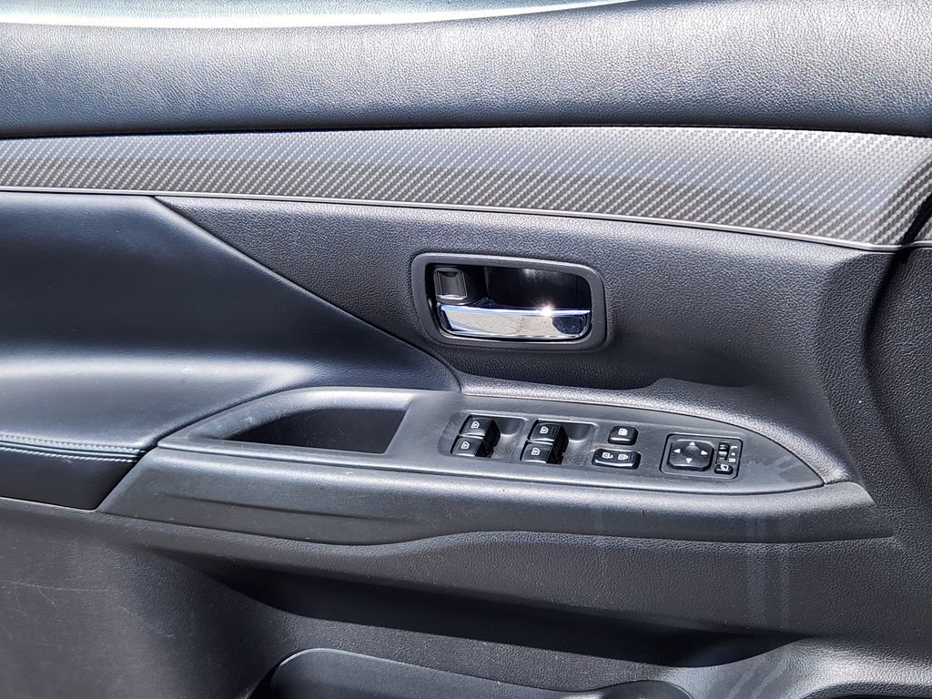 Used 2020 Mitsubishi Outlander SEL AWD/4WD image 6
