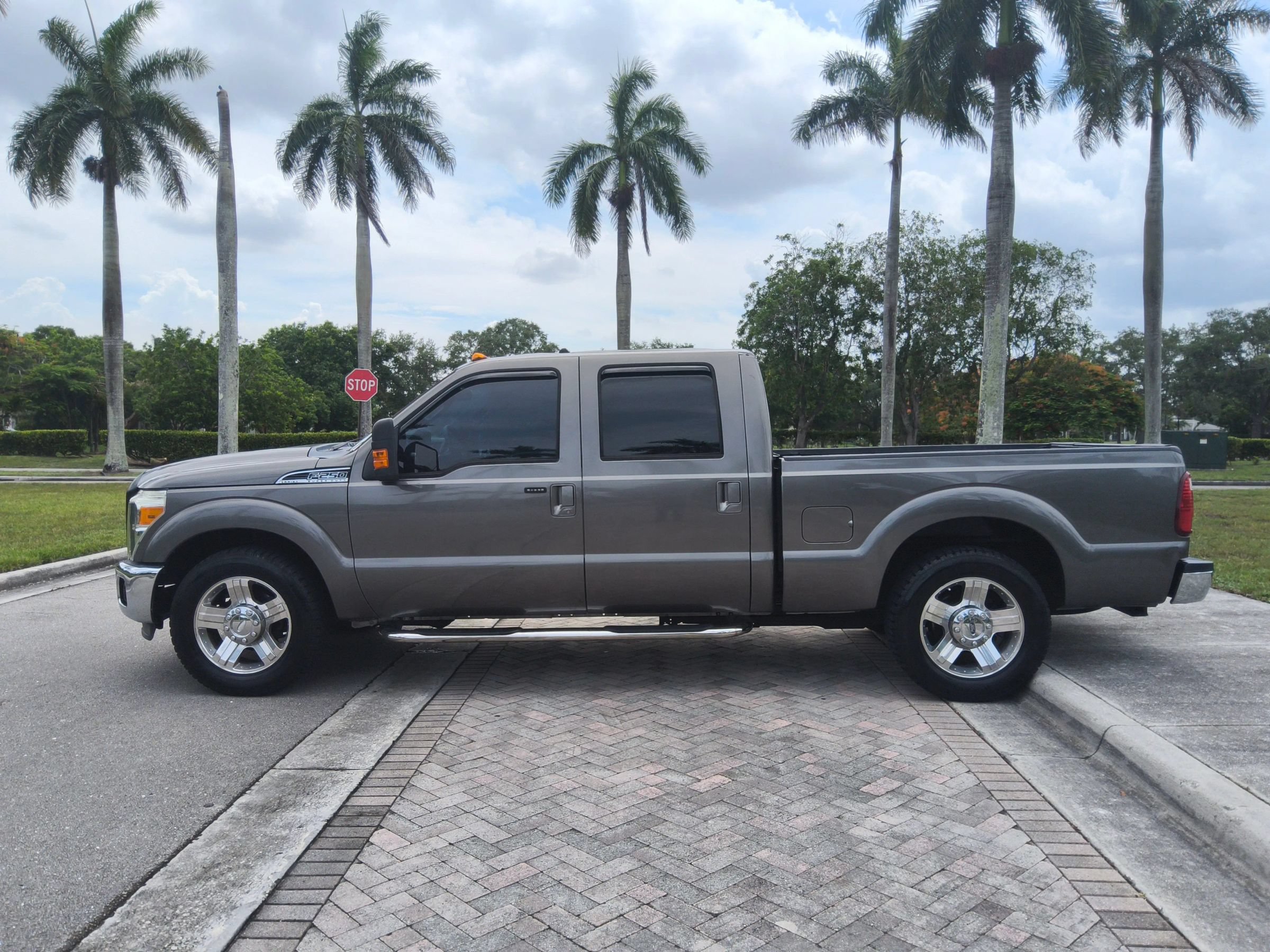 Used 2011 Ford F250 Lariat w/ Lariat Interior Pkg RWD image 4