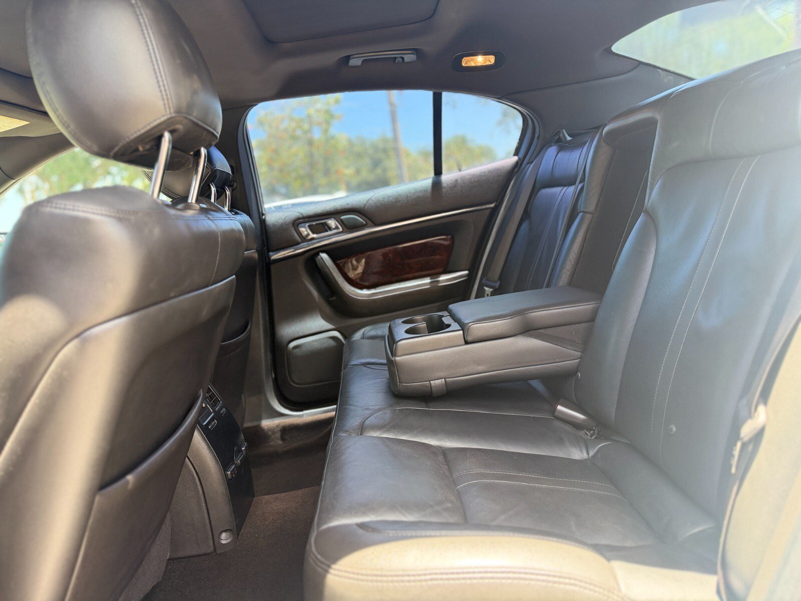 Used 2013 Lincoln MKS AWD image 11