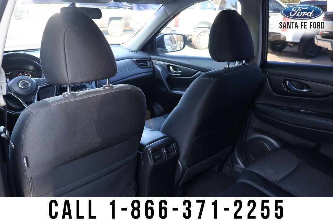 Used 2017 Nissan Rogue SV image 14