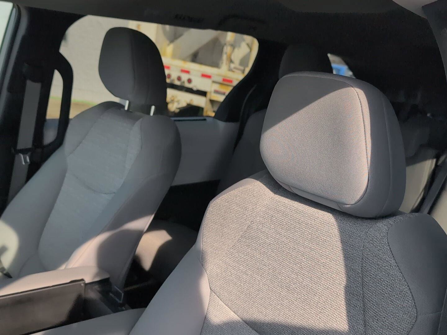 Used 2025 Toyota Sienna LE image 23