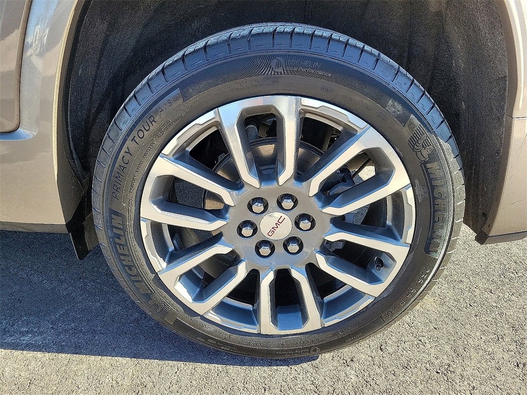 Certified 2022 GMC Acadia Denali w/ Denali Ultimate Package image 10