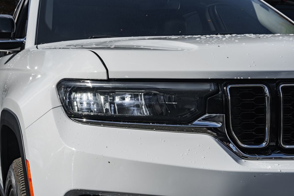 Used 2023 Jeep Grand Cherokee 4WD 4xe image 13