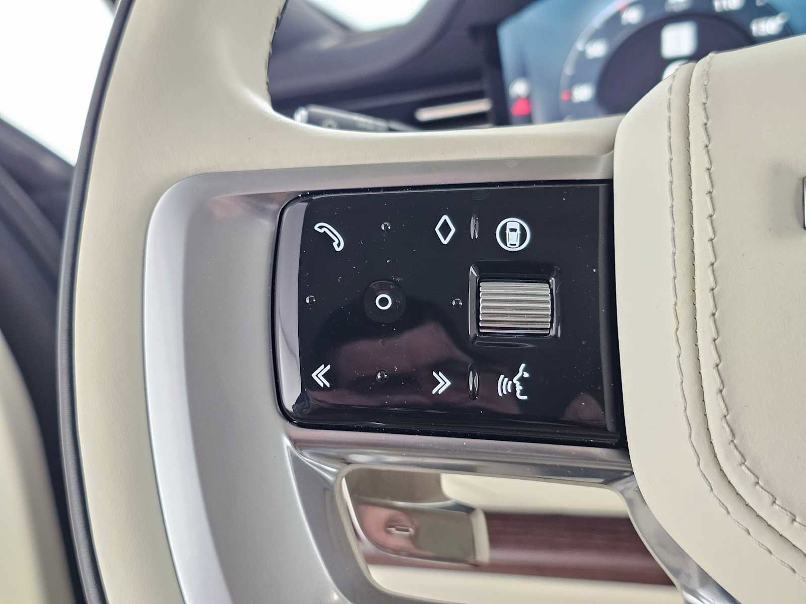 Used 2024 Land Rover Range Rover SE AWD/4WD image 28