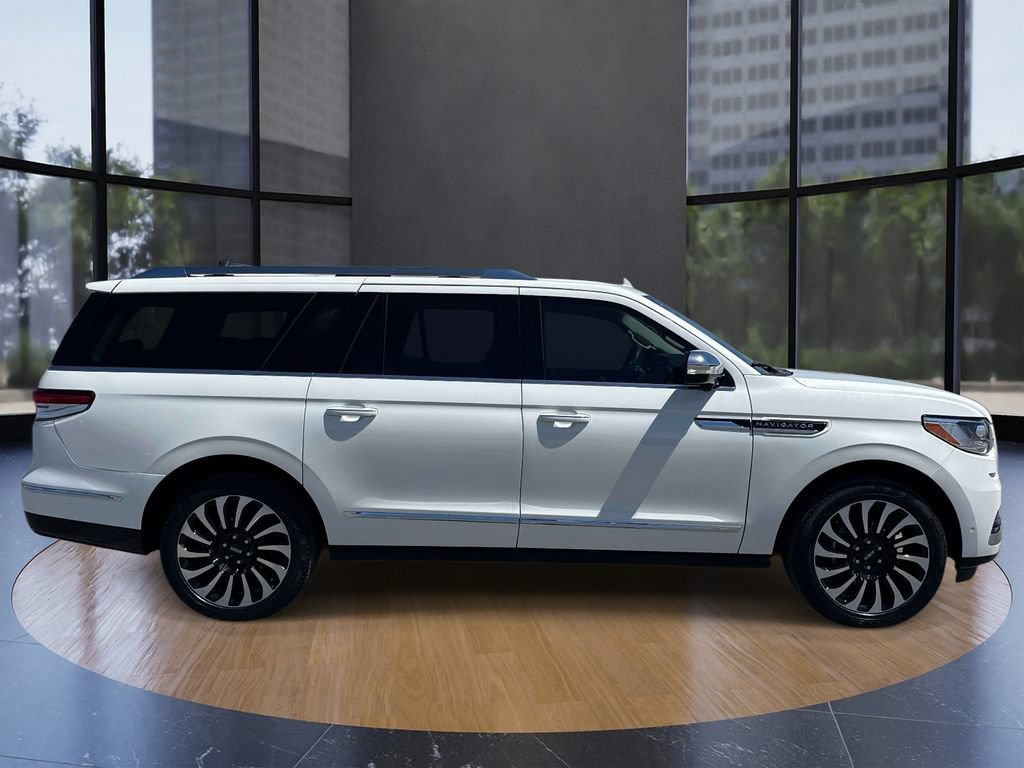 Certified 2023 Lincoln Navigator L Black Label AWD/4WD image 2