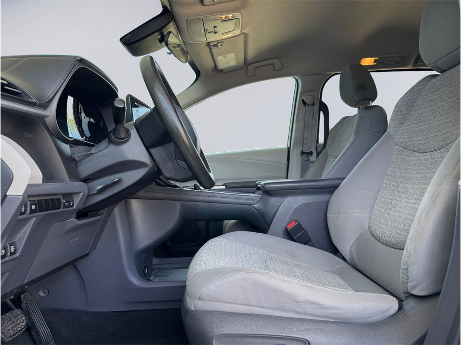 Used 2021 Toyota Sienna LE image 9