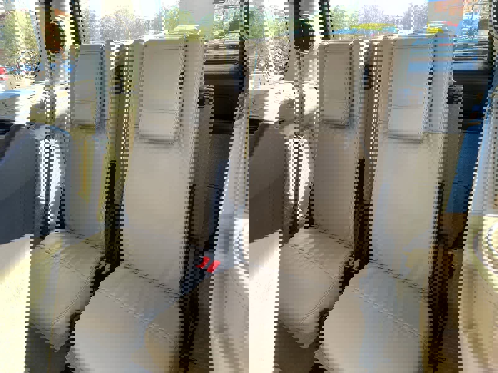 Used 2011 Land Rover LR4 HSE LUX image 15