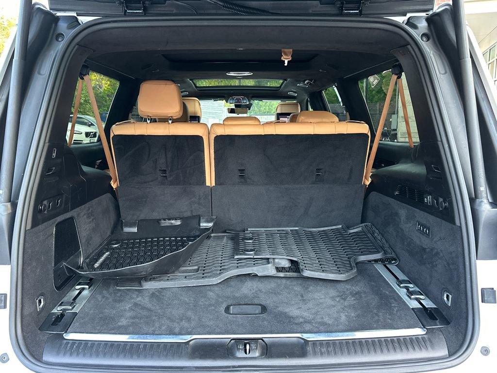 Used 2023 Jeep Grand Wagoneer L Series III w/ Rear Seat Video Group 1 AWD/4WD image 6