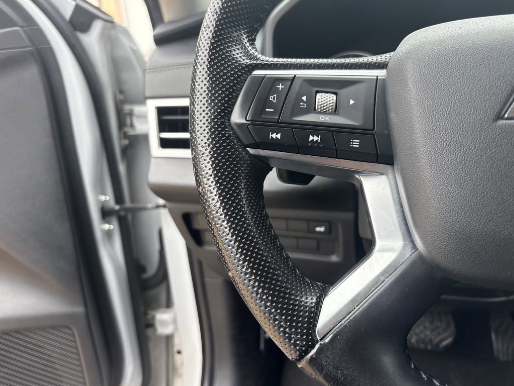 Used 2022 Mitsubishi Outlander SE FWD image 16