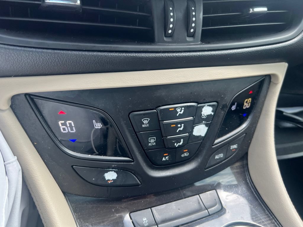 Used 2020 Buick Envision Preferred w/ LPO, Cargo Package FWD image 10