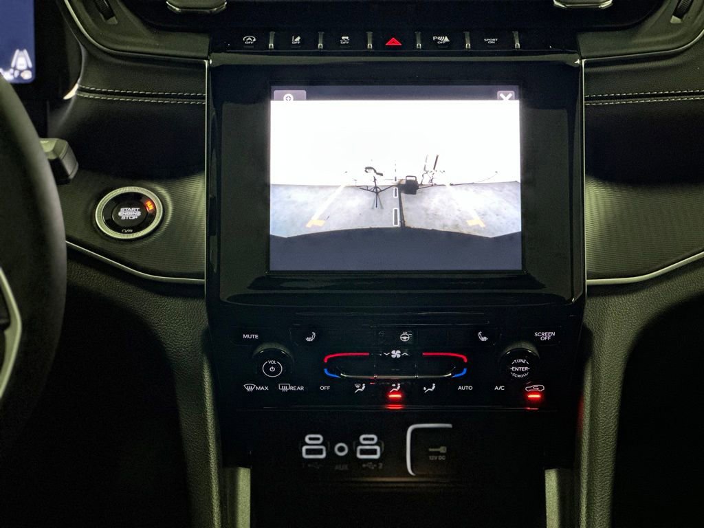 Used 2024 Jeep Grand Cherokee Altitude RWD image 7