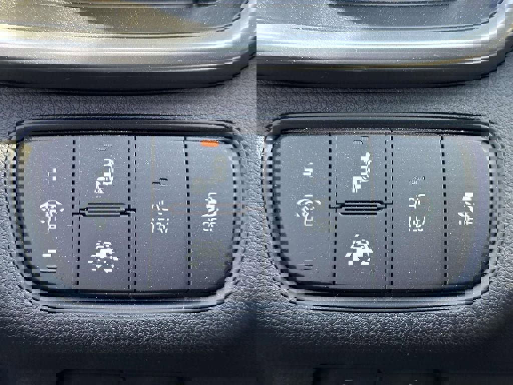 Used 2019 Kia Sorento SX image 18