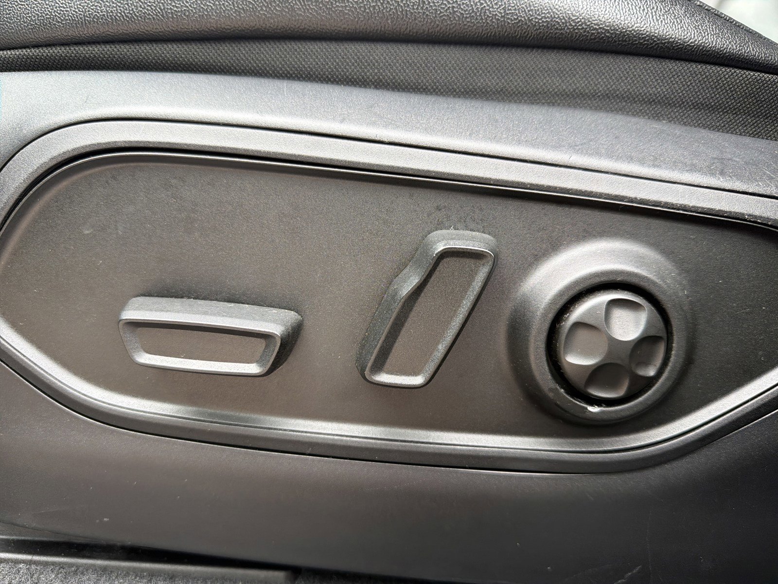 Used 2024 Jeep Grand Cherokee Limited AWD/4WD image 21