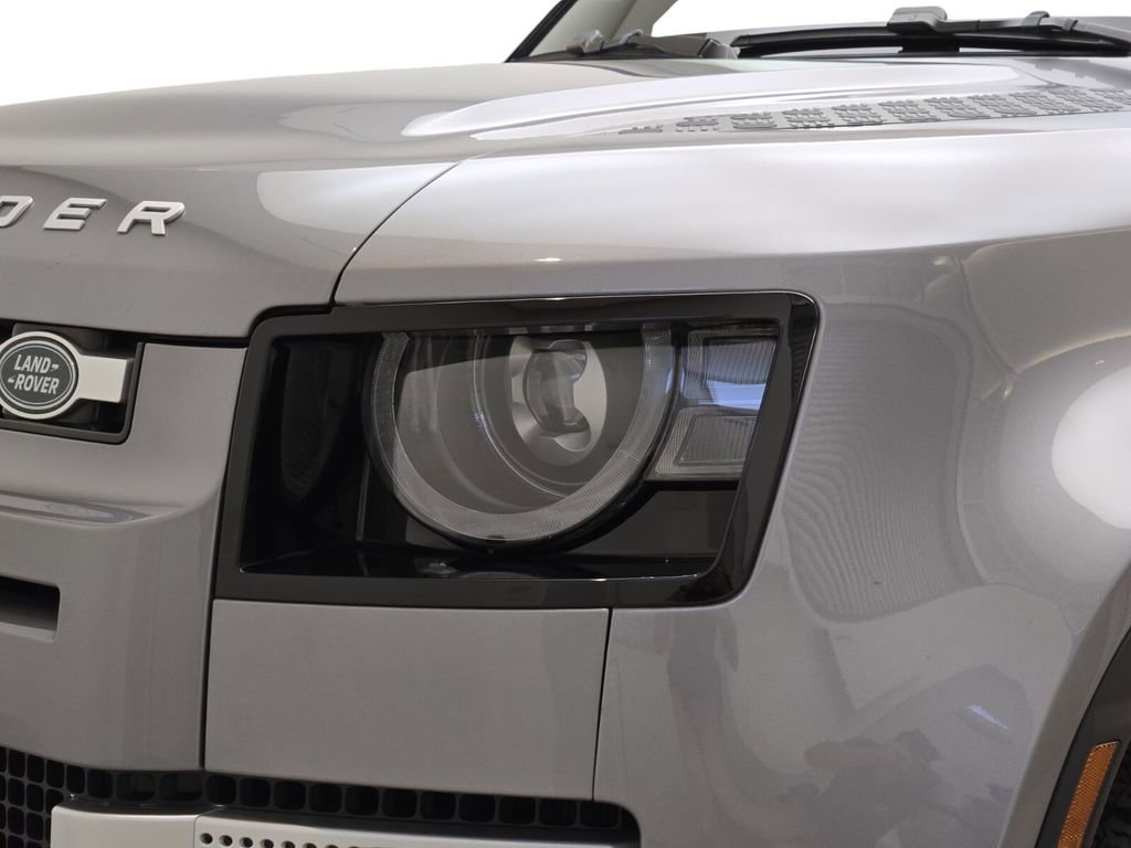 Used 2020 Land Rover Defender 110 First Edition AWD/4WD image 5
