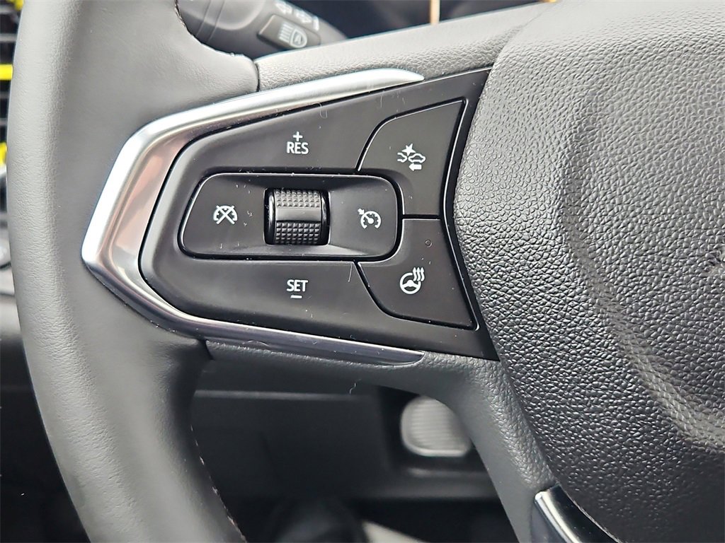 Certified 2025 Chevrolet Trax ACTIV w/ Sunroof Package image 24