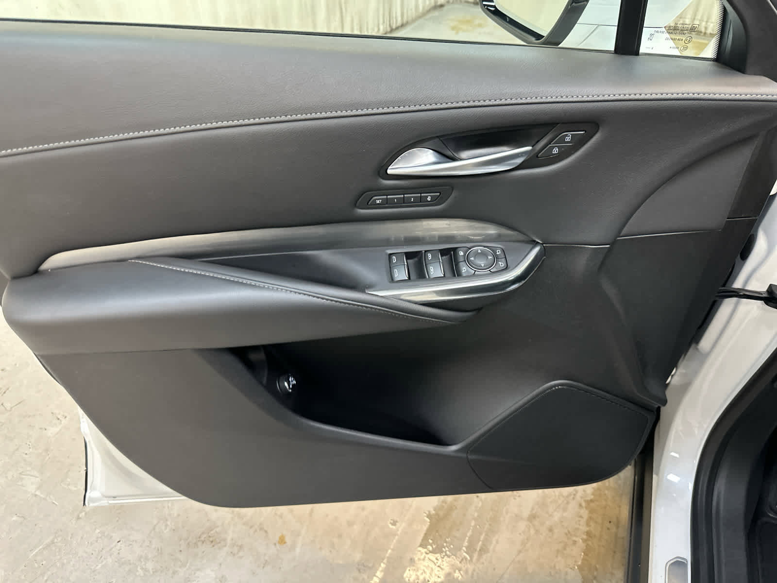 Used 2024 Cadillac XT4 Premium Luxury image 27