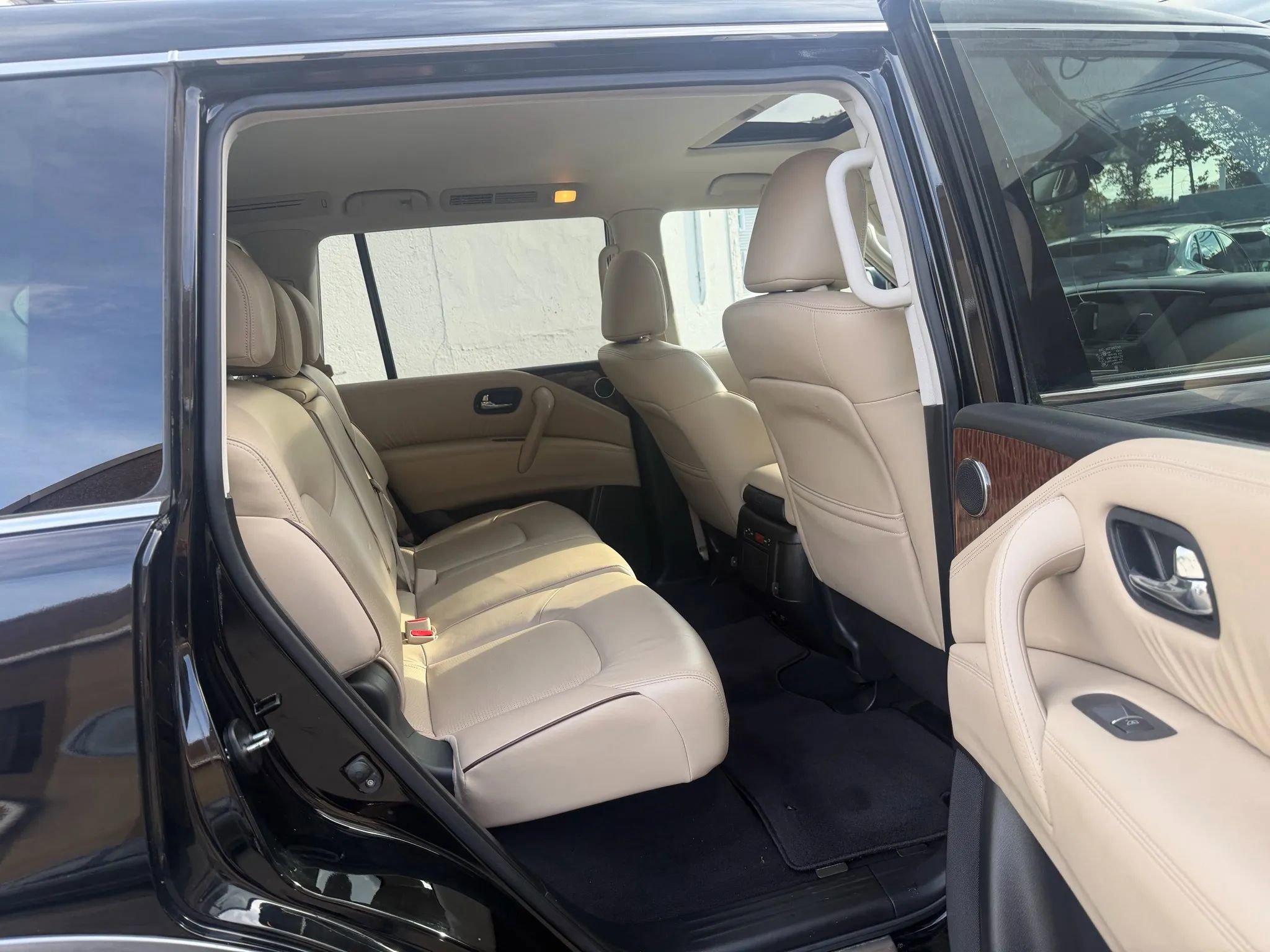 Used 2018 Nissan Armada SL w/ Premium Package image 32