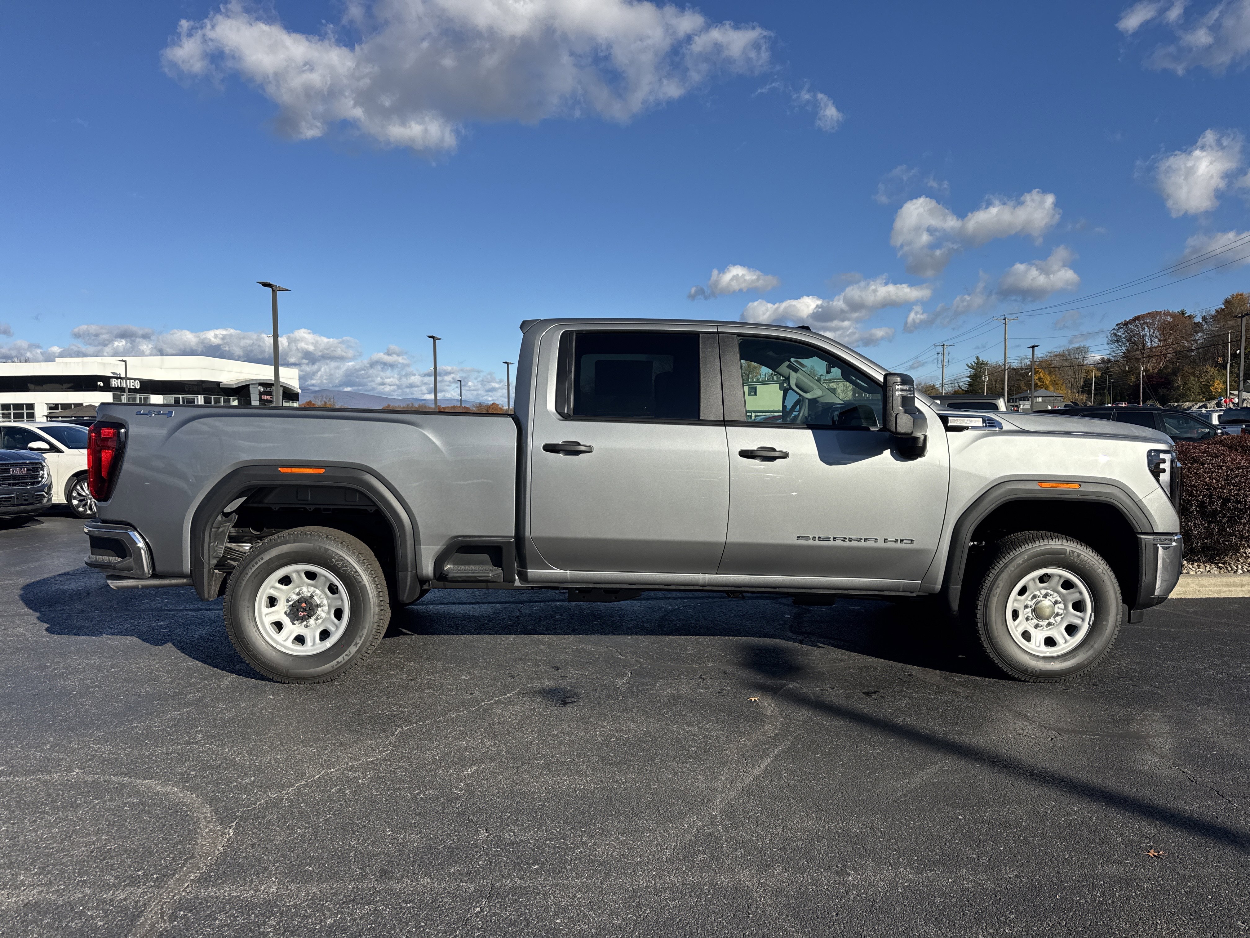New 2026 GMC Sierra 2500 Pro w/ Convenience Package image 4