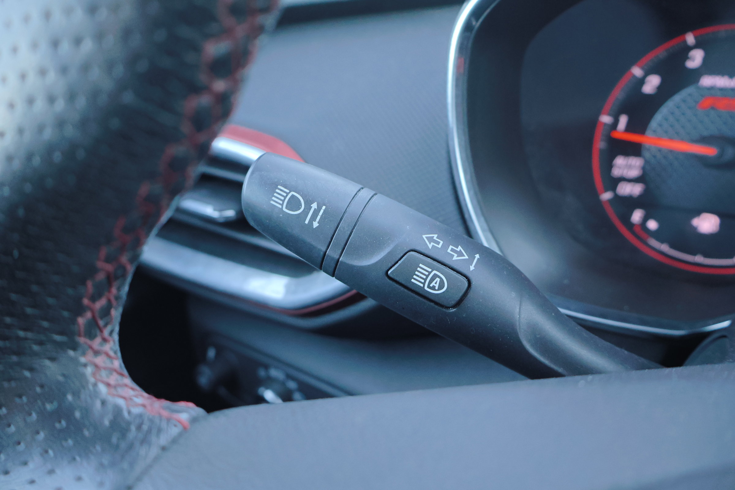 Used 2022 Chevrolet TrailBlazer RS w/ Sun and Liftgate Package image 31