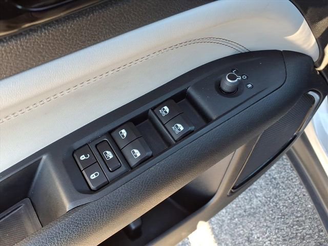 Used 2024 Jeep Compass Limited image 10