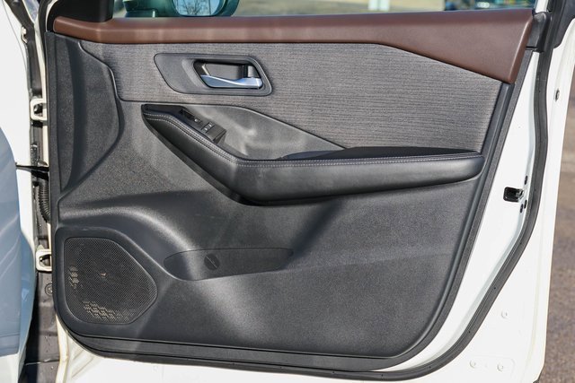 Used 2021 Nissan Rogue SV image 13