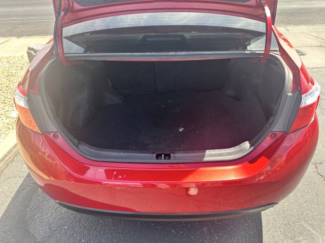 Used 2016 Toyota Corolla LE FWD image 14