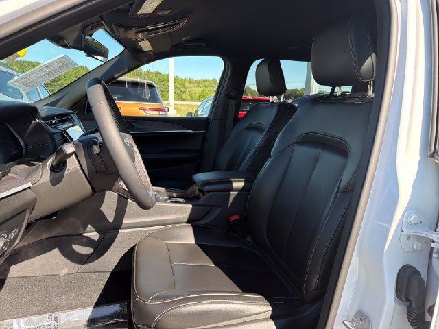 Used 2025 Jeep Grand Cherokee L Limited w/ Black Appearance Package AWD/4WD image 12