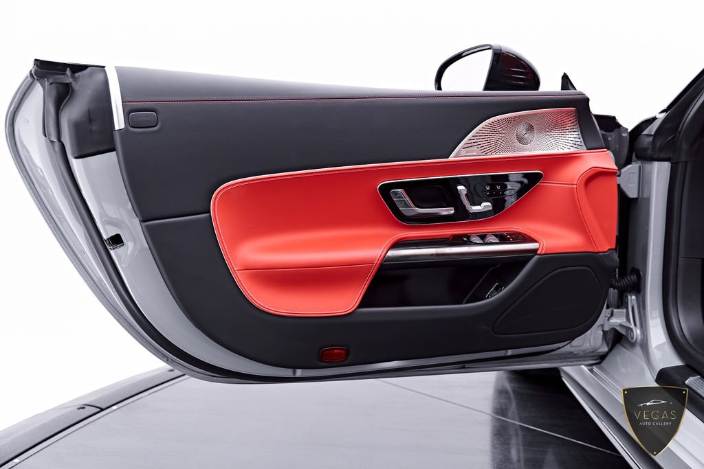 Used 2025 Mercedes-Benz SL 43 AMG w/ Driver Assistance Package image 46
