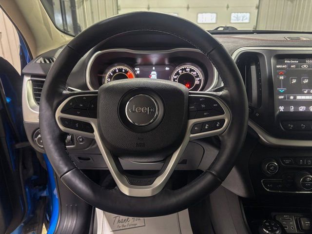 Used 2017 Jeep Cherokee Trailhawk image 13