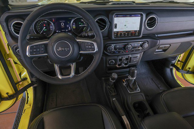 Used 2023 Jeep Wrangler Sahara AWD/4WD image 23