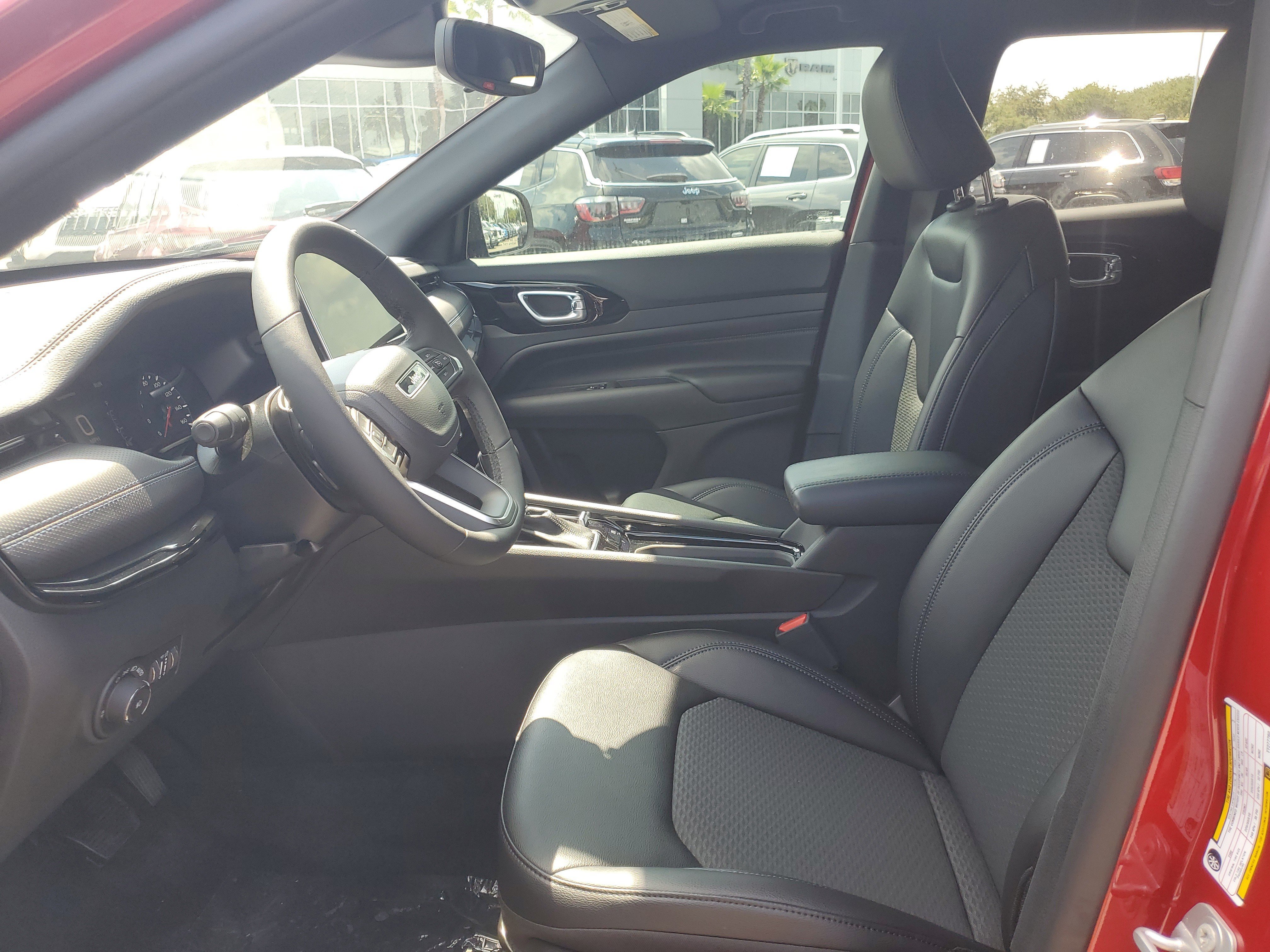 New 2026 Jeep Compass Latitude AWD/4WD image 14