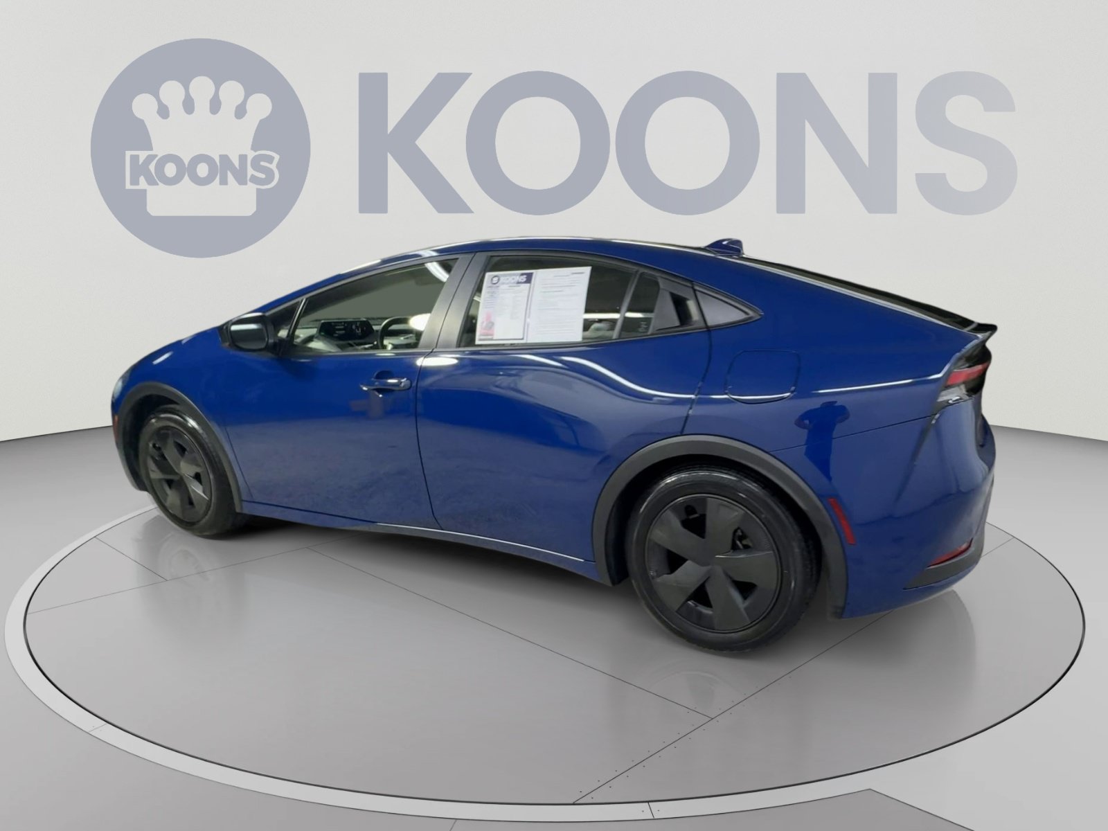 Used 2025 Toyota Prius LE FWD image 8